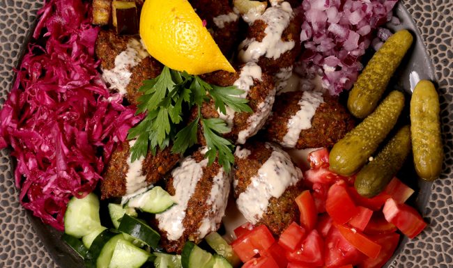 Mezmiz - Salada com Falafel